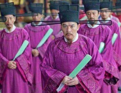 古代上朝的官员那么多 站位不够怎么办