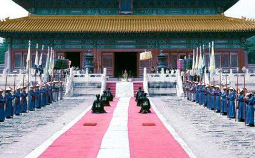 海兰察跟乌尔登同样是被嘉赏,为什么结局会不一样