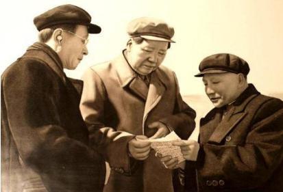 王稼祥是谁 为什么他的名字会出现在军事三人小组的名单上呢