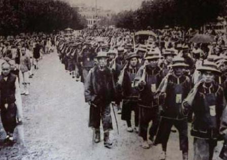 曾国藩必须裁撤湘军，李鸿章为什么可以保留淮军