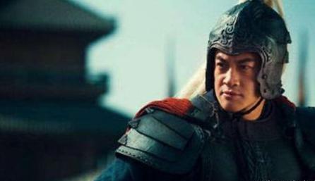 他是吕布的义父 为什么两人最后会翻脸呢