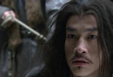 他是吕布的义父 为什么两人最后会翻脸呢