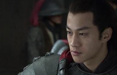 他是吕布的义父 为什么两人最后会翻脸呢