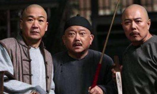 为什么嘉庆帝一上台就要和珅死