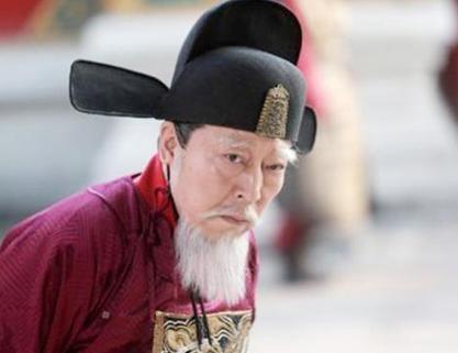 严嵩父子狼狈为奸 嘉靖为什么只杀严世蕃而不杀严嵩