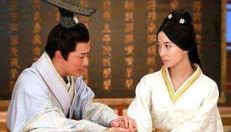 郑阿春是如何从寡妇逆袭成皇帝夫人的