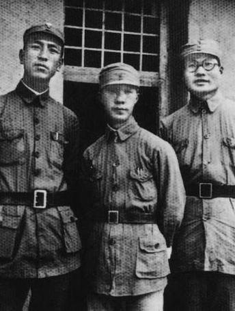 莫文骅按资历该授上将，为什么最后却授了中将