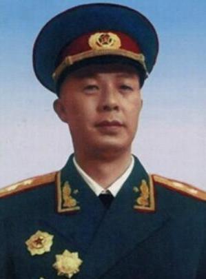 莫文骅按资历该授上将，为什么最后却授了中将