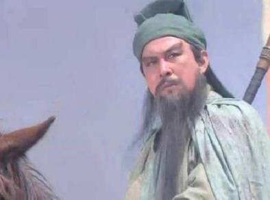 关羽真的是刘备的兄弟吗 为什么被杀之后不是先报仇而是称帝呢