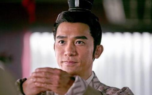 赤壁之战后周瑜鲁肃发生分歧，为什么周瑜死前还要推荐鲁肃