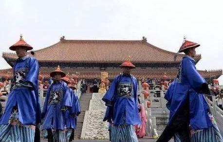 古代官员是怎么发放工资 没有银行就不能发工资吗