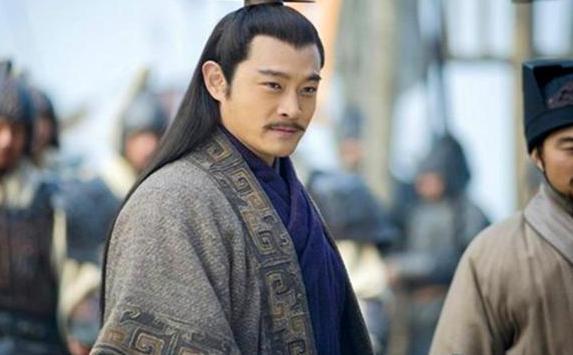 周瑜遭到曹操和刘备的抹黑,为什么孙权还如此信任他