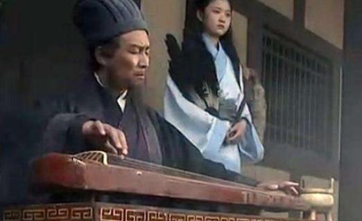 诸葛亮摆空城计，为什么要让人在城门口扫地