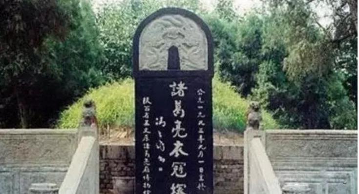 诸葛亮死前遗言,为什么要4人抬棺往南走?