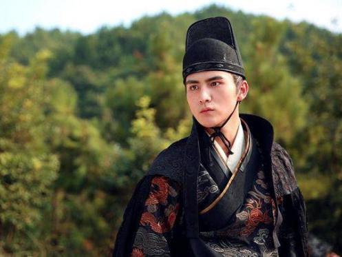 明清朝对皇族成员是怎么管控的