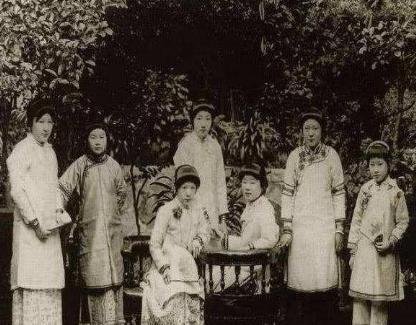 清朝灭亡之后那些格格都嫁给了什么人 他们的后代现在如何