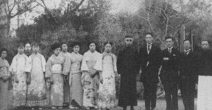 清朝灭亡之后那些格格都嫁给了什么人 他们的后代现在如何