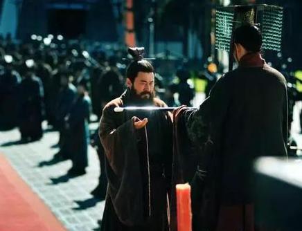 荀彧明知与曹操会有决裂的一天 ，为什么还要帮他平定天下