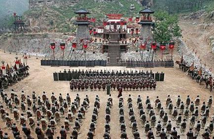 古代打仗第一排这么的危险 为什么还是有人不停的往上冲呢