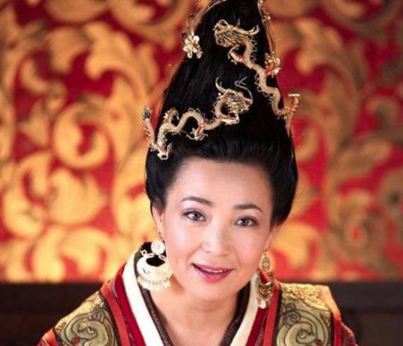 韩信被灭萧何坐牢，为什么只有他活得风生水起