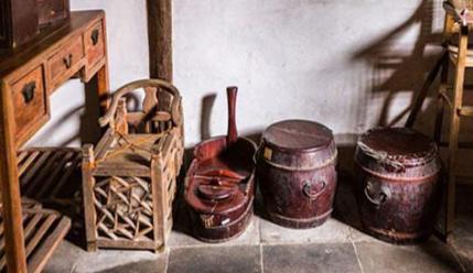 古时候没有公共厕所 那么古人内急的时候是怎么解决的