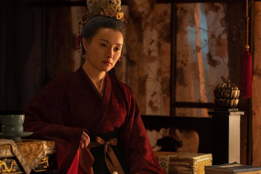 刘娥既然穿帝王龙袍，为什么没有称帝登基