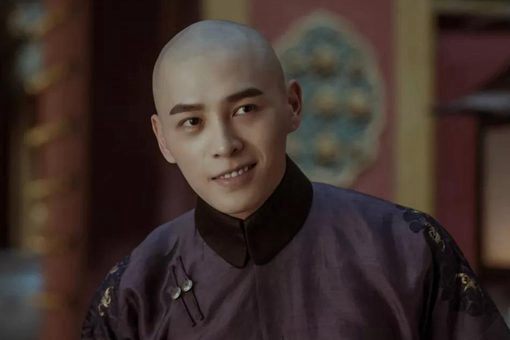 弘昼和乾隆两人关系如何?