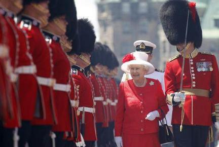 既然英国王室既然没有权利 为什么每年还要花这么多钱供养呢