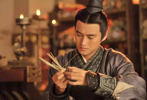 刘秀如何收复十万赤眉军的?