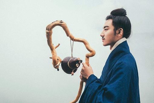 清朝剃发易服,，道士为什么可以保留汉族服饰和头发?