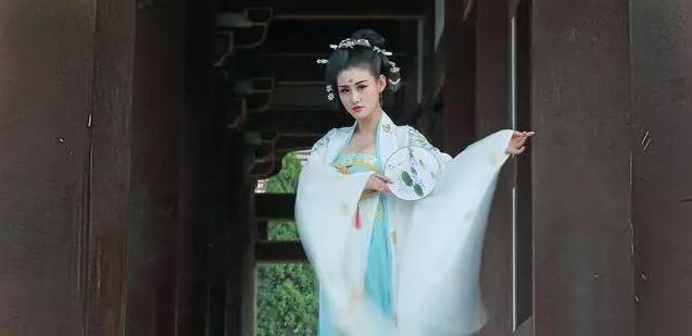 一代女宰相上官婉儿惨遭“墨刑”之苦后,如何应对?