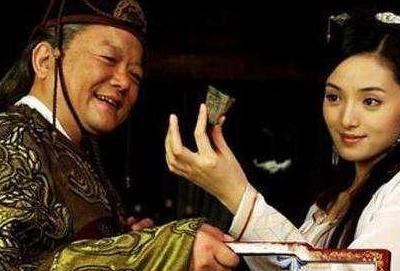 古代皇帝为什么要太监伺候 而不是用年轻又漂亮的宫女的