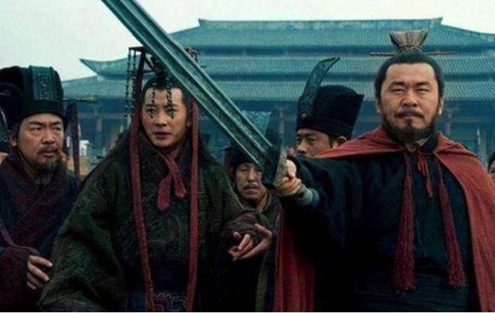 曹仁在三国存在感极低，为什么却深受曹操喜爱