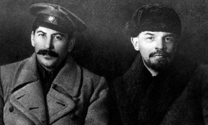 斯大林在与托洛茨基的斗争中 他是如何夺取军权的