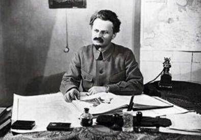 斯大林在与托洛茨基的斗争中 他是如何夺取军权的