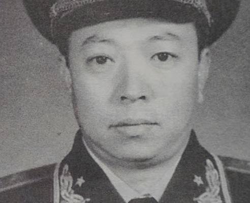 揭秘:梁必业为什么死后不进八宝山