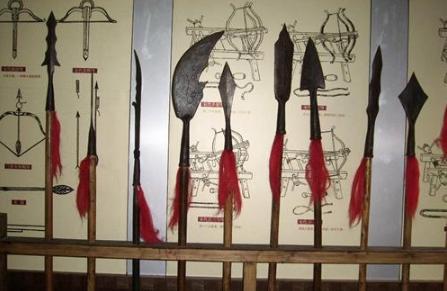 古代的兵器动辄上百斤，古代武将为什么能用这么重的武器