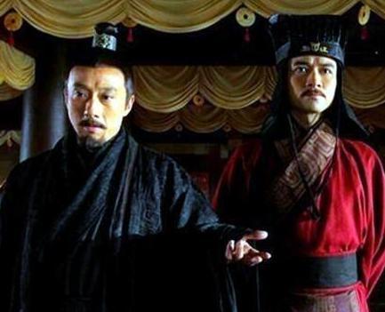 孔融让梨的故事众人皆知 为什么曹操会以不孝的罪名杀了他呢