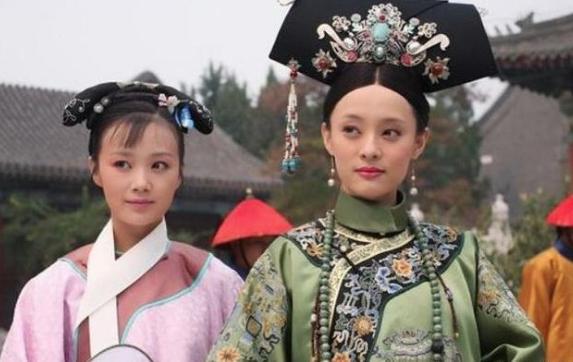 揭秘：清朝后宫嫔妃为什么需要宫女搀扶着走路