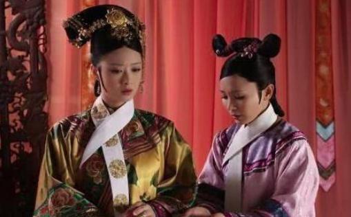 揭秘：清朝后宫嫔妃为什么需要宫女搀扶着走路