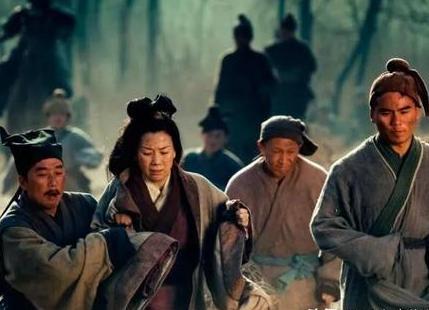 王宇是怎么从人生巅峰跌落神坛的 杀完董卓之后就开始骄傲自负