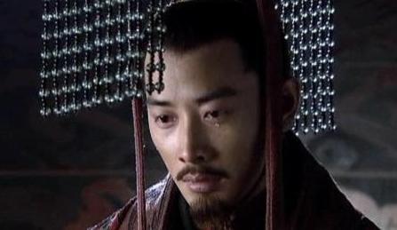 汉献帝一生分别被四个人挟持当成棋子 为什么他还会感谢此人呢