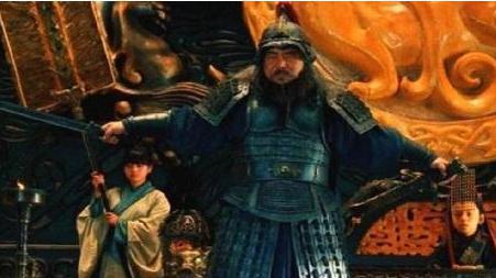 汉献帝一生分别被四个人挟持当成棋子 为什么他还会感谢此人呢