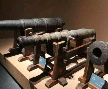 明朝既然出现火器，为什么清朝继续使用冷兵器作战