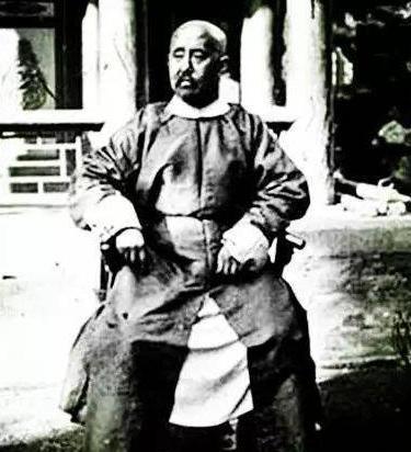 《武状元苏乞儿》中的广州将军为什么这么狂