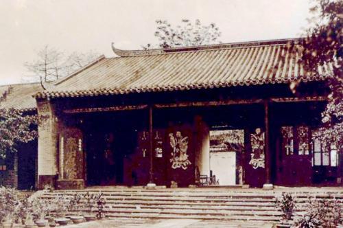 《武状元苏乞儿》中的广州将军为什么这么狂