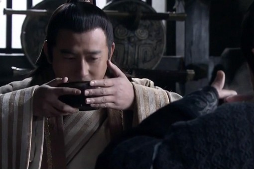 战国时期商鞅为什么去偏僻的秦国变法？