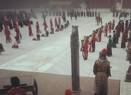 刘伯温和大臣吃饭为什么分析得出皇帝要杀人 看看酒杯就知道了