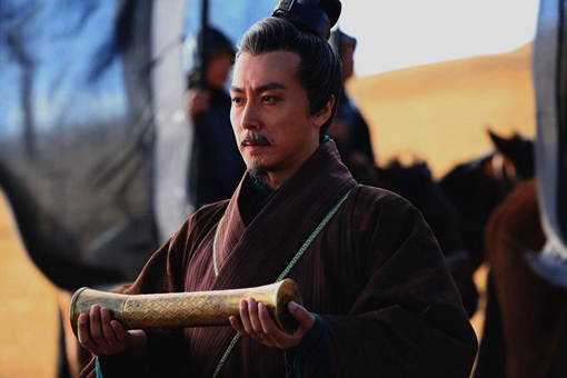 秦国在战国七雄越打越富有是怎么回事？