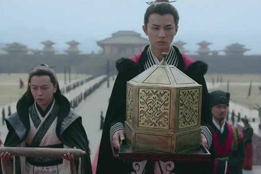 为什么荆轲刺秦选择吓得发抖的秦舞阳而不选择更厉害的人